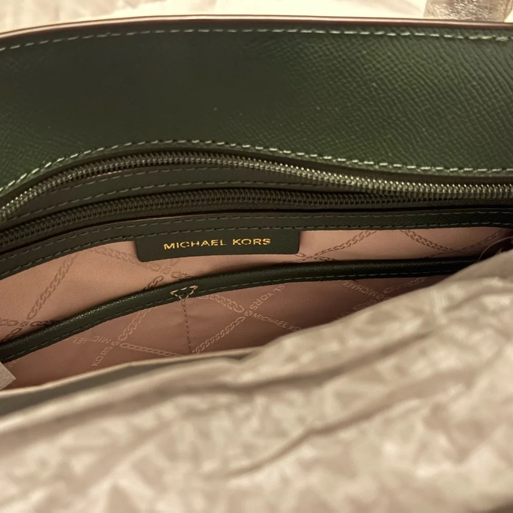 Michael Kors Voyager Tote - Picture 5 of 8